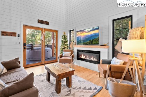 100 Bear Den Mountain View Dr, Spruce Pine, NC, 28777 | Card Image