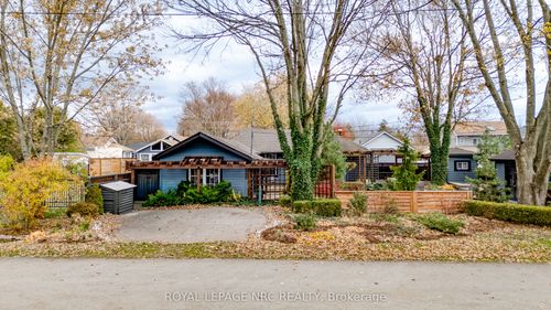 248 Westwood Ave, Crystal Beach, ON, L0S1B0 | Card Image