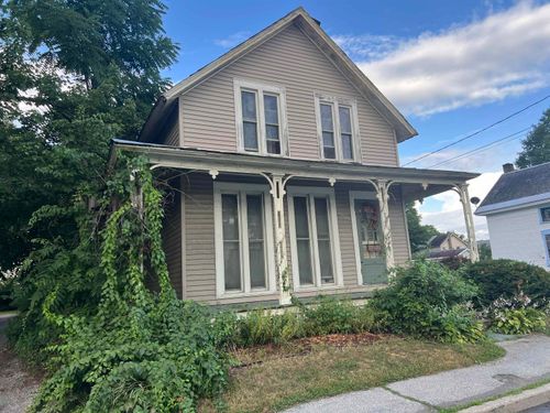 9 Caernarvon St, Fair Haven, VT, 05743-1116 | Card Image