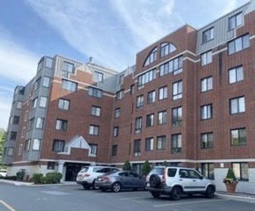 410-100 Ledgewood Dr, Stoneham, MA, 02180-3619 | Card Image