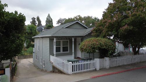 402 Water St, Jackson, CA, 95642-2126 | Card Image