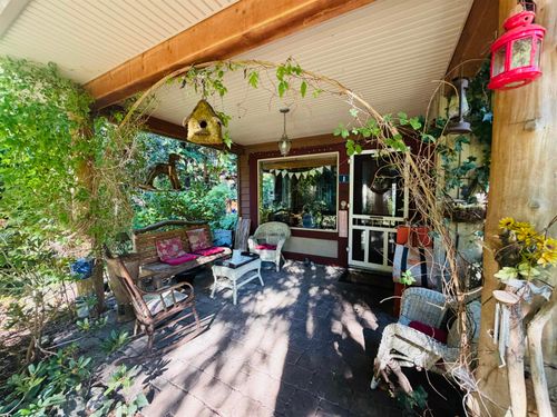 1-1131 Emery Rd, Roberts Creek, BC, V0N2W0 | Card Image