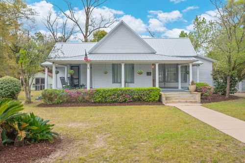 28 Live Oak Ave E, DeFuniak Springs, FL, 32435-2422 | Card Image