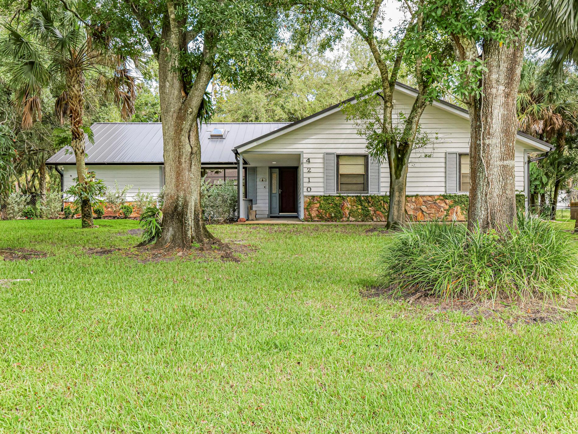12th St, Vero Beach, FL 32968
