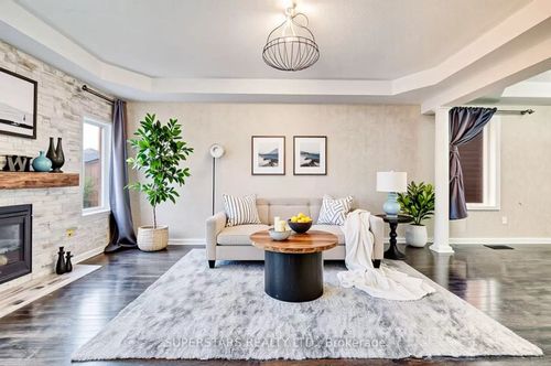106 White Beach Cres, Maple, ON, L6A0R2 | Card Image