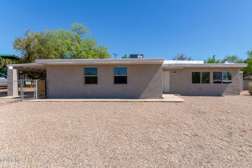 243 E Waverly St, Tucson, AZ, 85705-8901 | Card Image