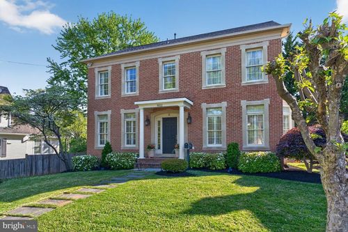 9511 Old Georgetown Rd, BETHESDA, MD, 20814-1723 | Card Image