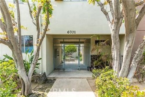 apt-5-6701 Haskell Ave, Van Nuys, CA, 91406-6140 | Card Image