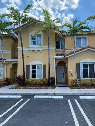 6-21 - 8330 Nw 107th Pl, Townhouse with 4 bedrooms, 3 bathrooms and null parking in Doral FL | Image 2