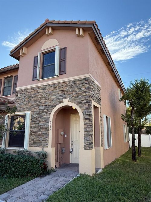 8922-8922 W 35th Way, Hialeah, FL, 33018-1893 | Card Image