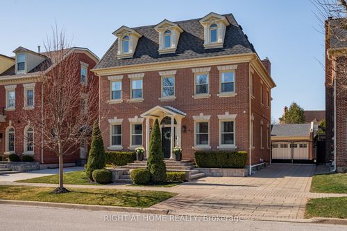 40 Oatlands Cres, Richmond Hill, ON, L4C9P1 | Card Image