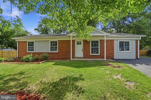 706 S Dogwood Ct, STERLING, VA, 20164-4703 | Card Image