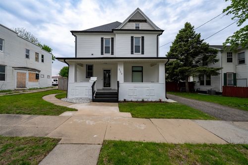 520 W Grove St, Bloomington, IL, 61701-5032 | Card Image