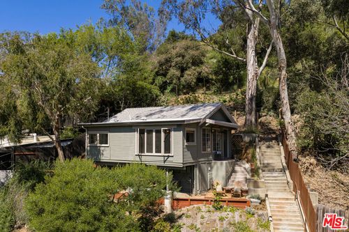 2109 Prospect Trl, Los Angeles, CA, 90046-2051 | Card Image