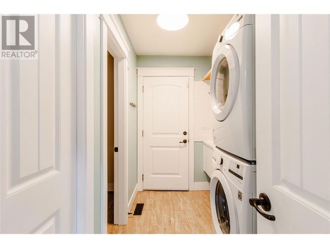 11885 Middleton Rd, House other with 5 bedrooms, 4 bathrooms and 3 parking in Lake Country BC | Image 25
