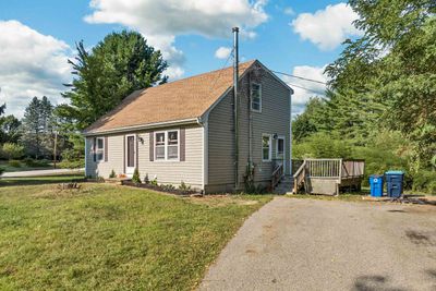 21 High Street, House other with 4 bedrooms, 2 bathrooms and null parking in Stratham NH | Image 2