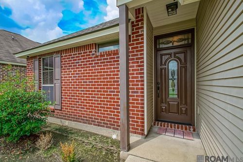 2005 S Commerce Ave, Gonzales, LA, 70737-5726 | Card Image