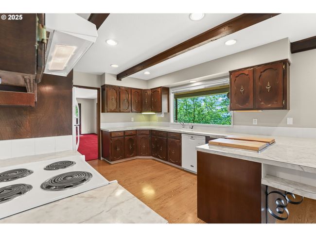 Kitchen | Image 9