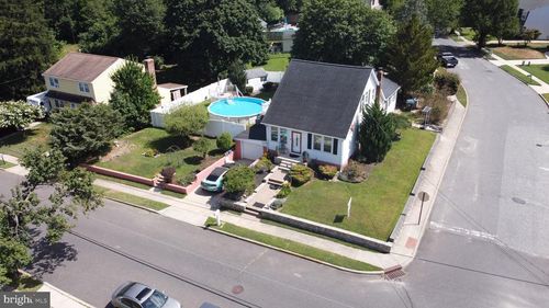 152 E 7th St, BURLINGTON, NJ, 08016-3331 | Card Image