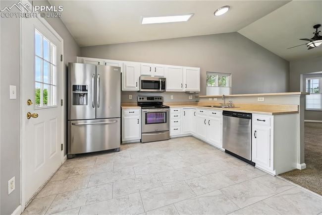 7242 Coral Ridge Dr, House other with 4 bedrooms, 2 bathrooms and 2 parking in Colorado Springs CO | Image 13