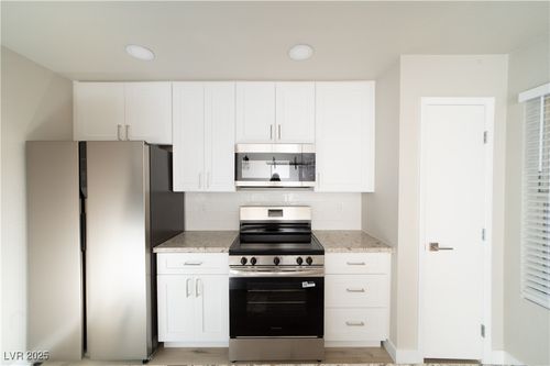 1057-8101 W Flamingo Rd, Las Vegas, NV, 89147-7408 | Card Image