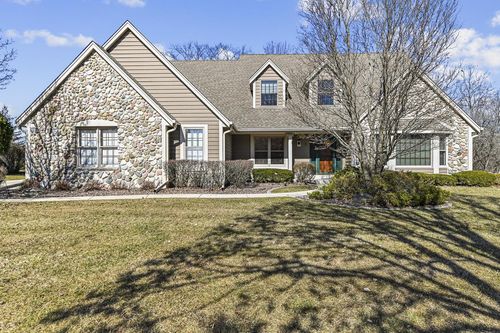 293 Westfield Way, Pewaukee, WI, 53072-2562 | Card Image