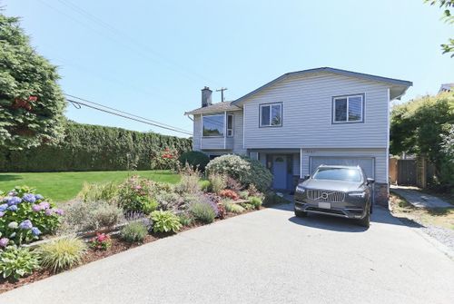18382 56b Ave, Surrey, BC, V3S6G8 | Card Image