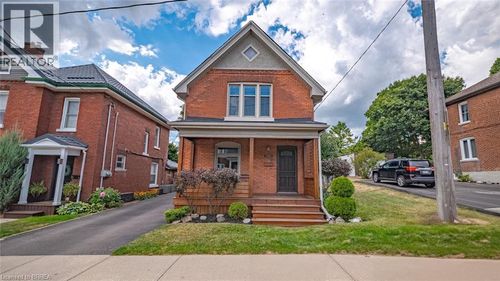 30 Lyons Ave, Brantford, ON, N3R4P9 | Card Image