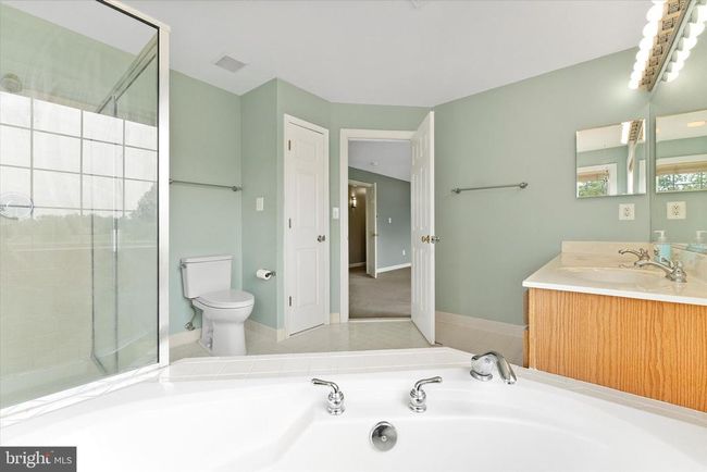 17760 Julie Ann Ct, House other with 4 bedrooms, 4 bathrooms and null parking in HAMILTON VA | Image 33