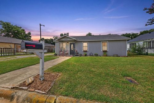 4956 Dunbar St, Fort Worth, TX, 76105-2828 | Card Image