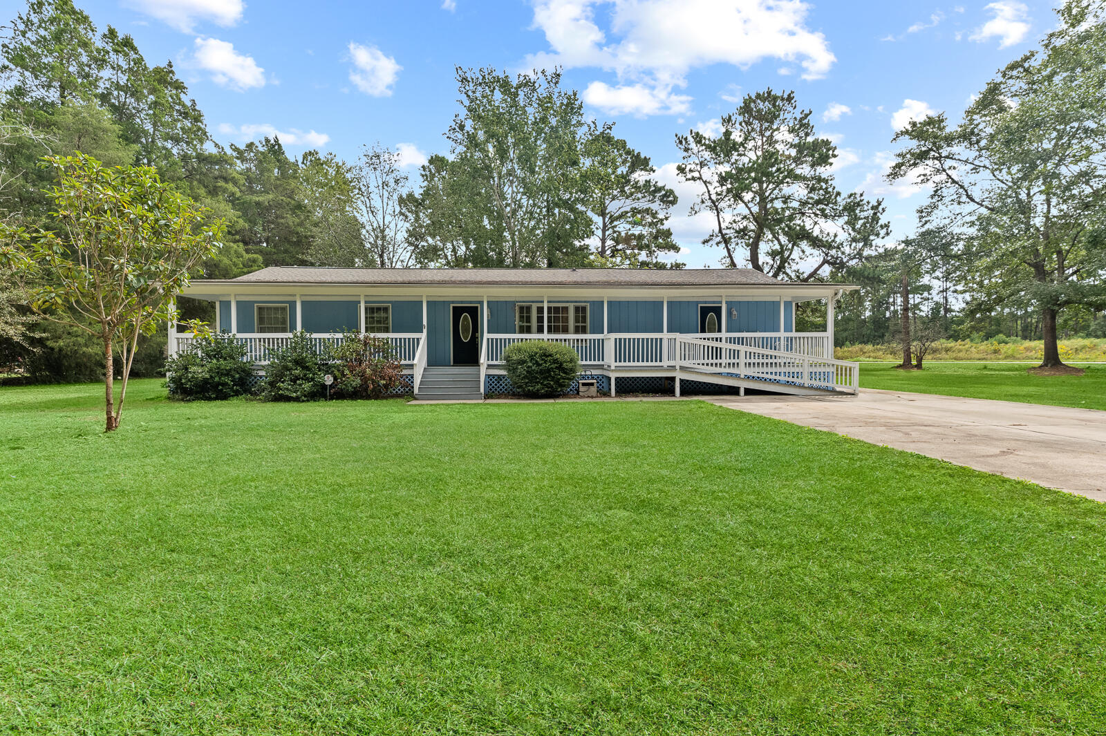 Louise Ln, Moncks Corner, SC 29461
