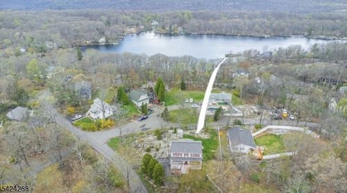 8 Papoose Trl, Andover, NJ, 07821-5809 | Card Image