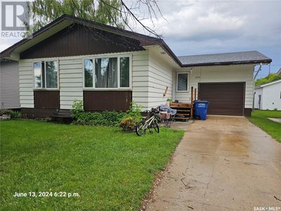 506 6th Ave, House other with 4 bedrooms, 2 bathrooms and null parking in Cudworth SK | Image 2