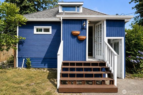 4036 S 119th St, Tukwila, WA, 98168-2528 | Card Image