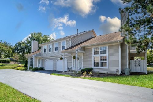272 Juniper Cir, Streamwood, IL, 60107-1863 | Card Image