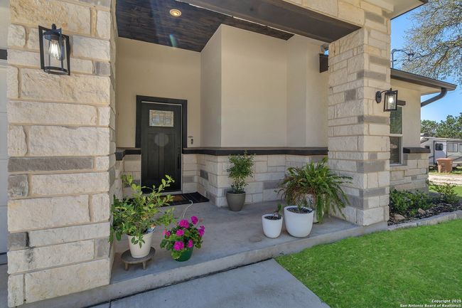 348 Fawn Dr, House other with 4 bedrooms, 2 bathrooms and null parking in Spring Branch TX | Image 8