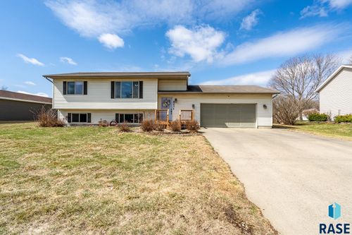 801 Candy Ln, Canton, SD, 57013-2613 | Card Image