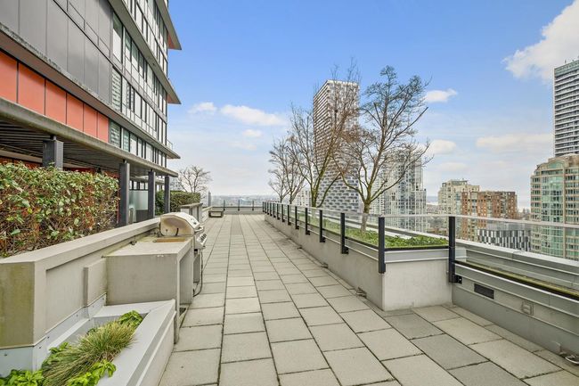 2002 - 1325 Rolston Street, Condo with 2 bedrooms, 2 bathrooms and 1 parking in Vancouver BC | Image 27