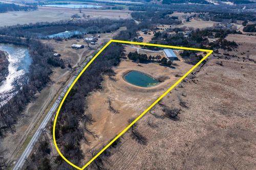 27750 85th Rd, Arkansas City, KS, 67005-5724 | Card Image