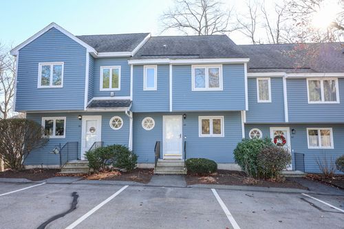 40 Merrimack Dr, Merrimack, NH, 03054-4826 | Card Image