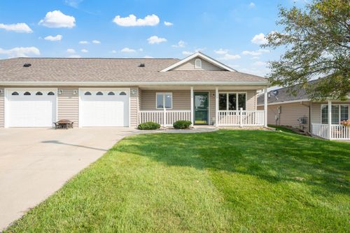 209 Clubhouse Dr Ne, Stewartville, MN, 55976-1098 | Card Image