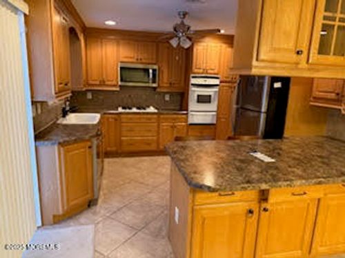 23 Kingsport Dr, Howell, NJ, 07731-2123 | Card Image