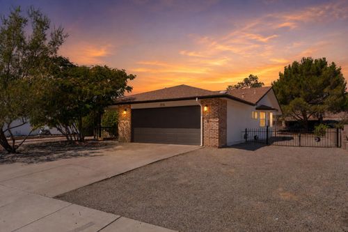 2513 Twin Buttes Dr Ne, Rio Rancho, NM, 87144-6740 | Card Image