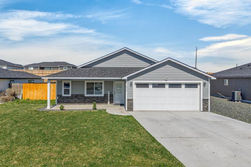 2909 E Helena St, Pasco, WA, 99301-5873 | Card Image