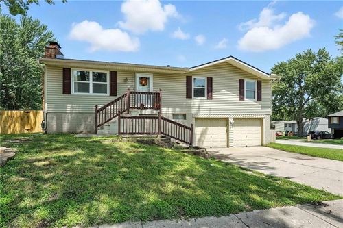 17824 Greentree Ave, Independence, MO, 64057-1033 | Card Image