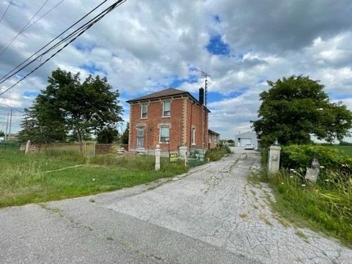 7477 King St, Bolton, ON, L7C0V4 | Card Image