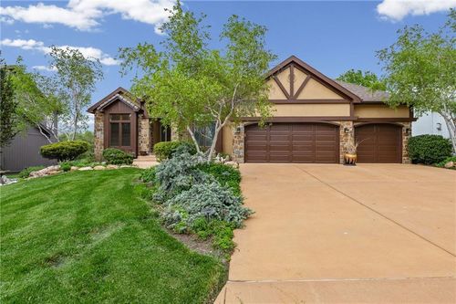 20816 W 99th St, Lenexa, KS, 66220-2699 | Card Image