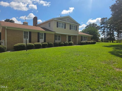 701 Sunset Ave, Clinton, NC, 28328-3915 | Card Image