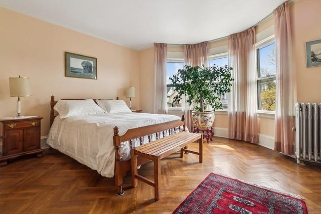 primary bedroom with bay window | Image 23