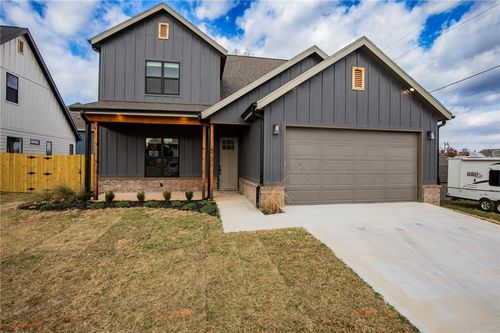 2327 W Seminole Dr, Rogers, AR, 72758-5631 | Card Image